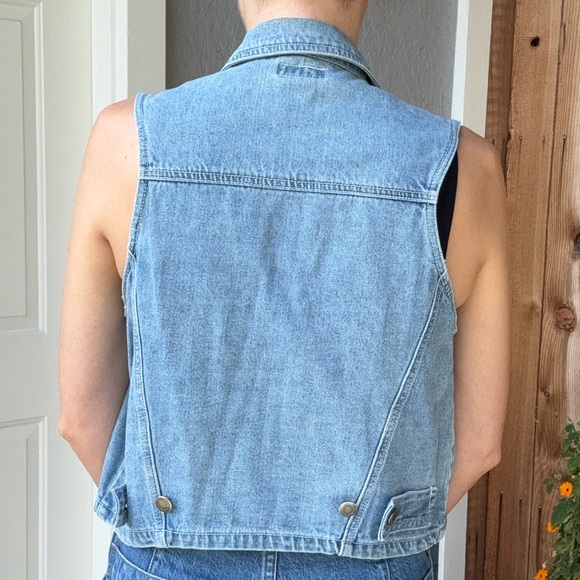 Vintage At Last Co Embroidered Denim Cropped Vest - Picture 3 of 9